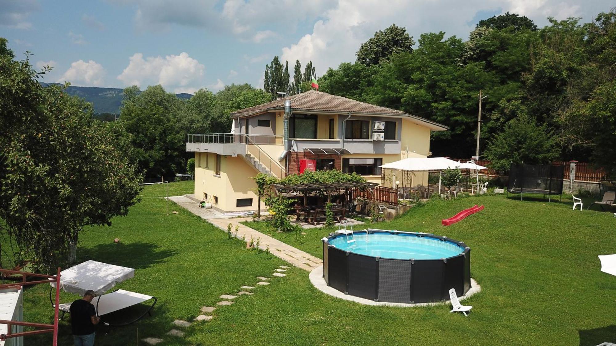 Guest House-Restaurant St. George Gabrovo Exterior photo